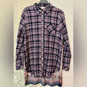 ODDY Plaid front, Boho Print on back, High-Low Button down Shirt size Medium